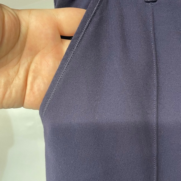 Women’s Size 4 Lululemon cropped slacks (navy) - Picture 3 of 9